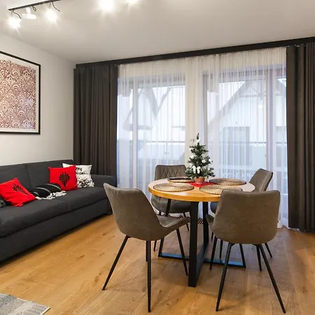 Gorski Przystanek Satola 1 *